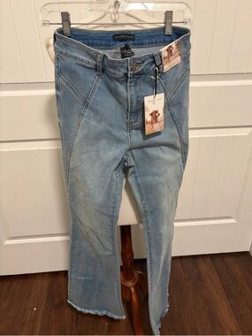 Sincerly Jules Light Wash Flared Jeans with Frayed Hem